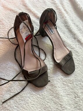 Steve Madden Serrina Olive Lace-Up Block Heel Sandals